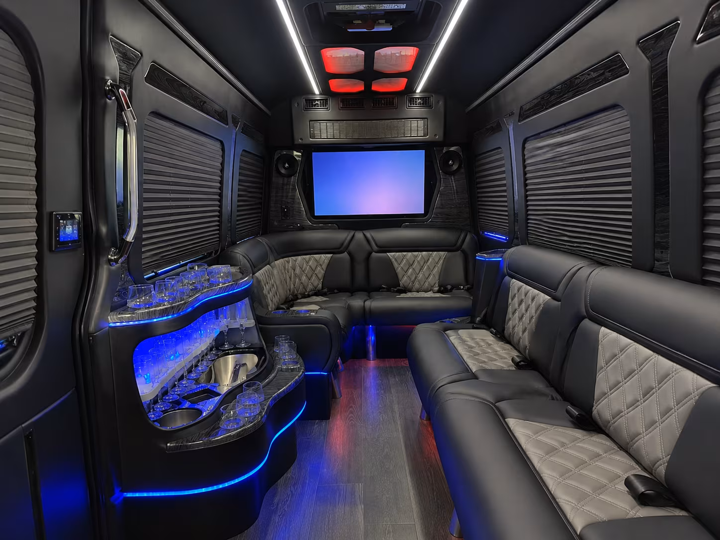 blog rent a bus to adventure park usa hero